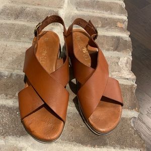 Bertuchi Brown Leather Sandals